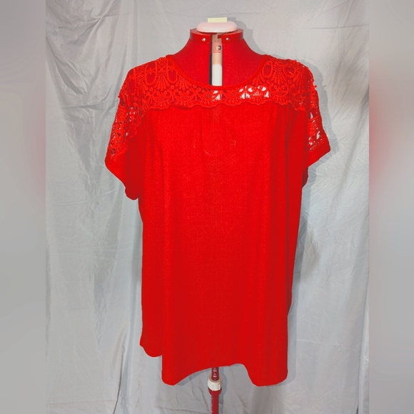Red lace shoulder top - Picture 1 of 4